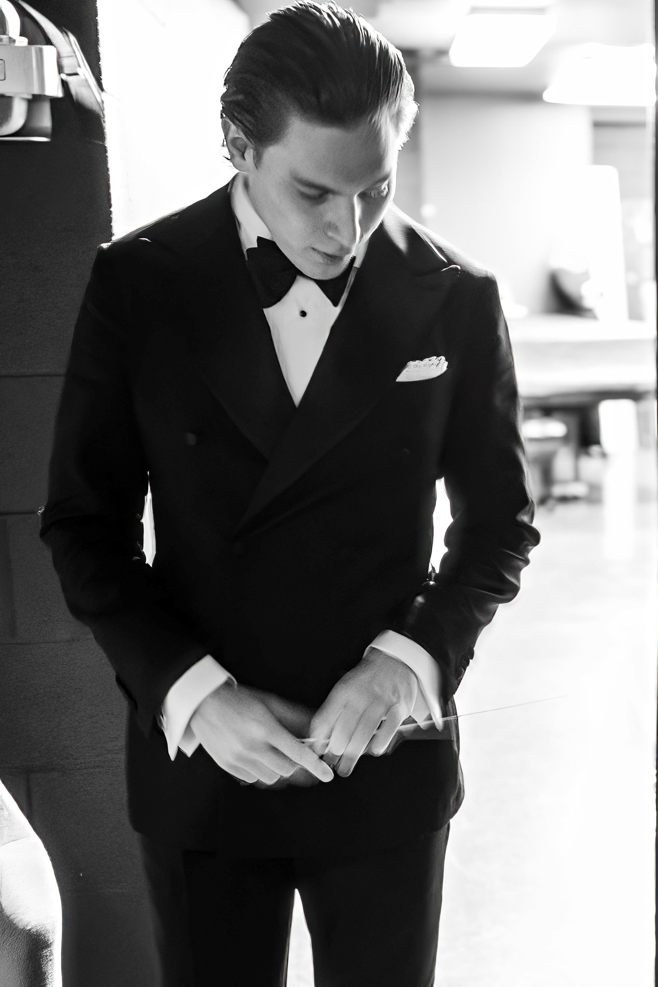 Klaus Mäkelä backstage at Symphony Center