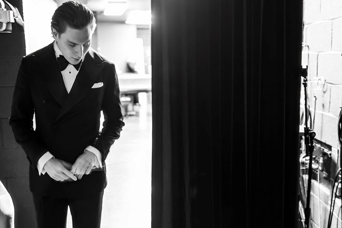 Klaus Mäkelä backstage at Symphony Center