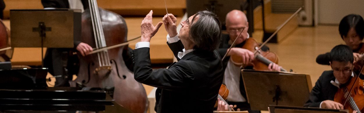 Muti conducts the CSO.